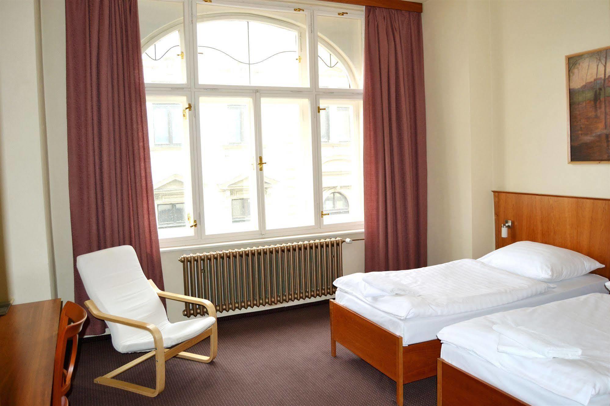 Hotel Praha ลิเบอเรซ ภายนอก รูปภาพ